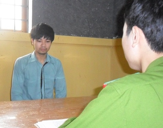 Thanh niên ngáo đá bất ngờ nhảy xuống sông Hồng