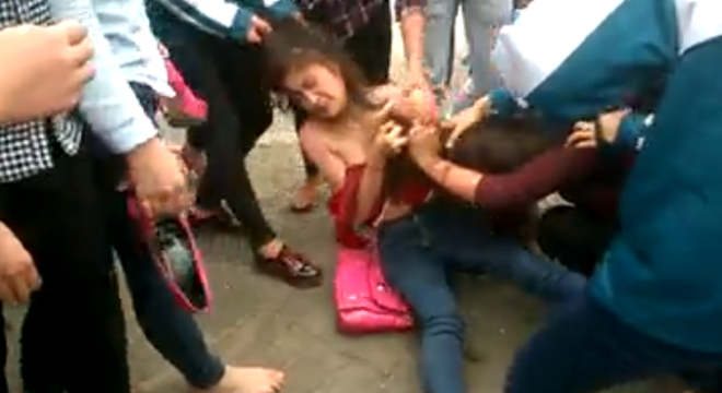 Nữ sinh Bãi Cháy đánh nhau, lột nội y bạn chỉ do lời trêu đùa