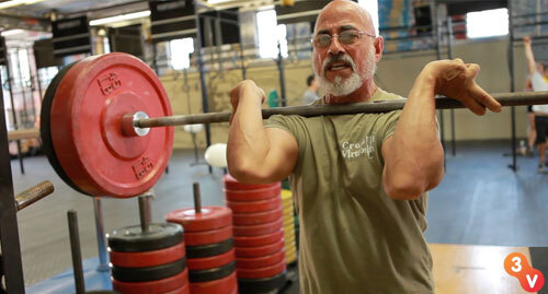 Video: Cụ ông U80 vẫn nâng tạ siêu khủng