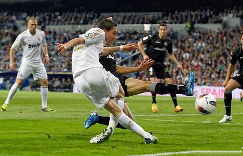 Ronaldo và những pha xử lý bóng tệ hại, hài hước nhất