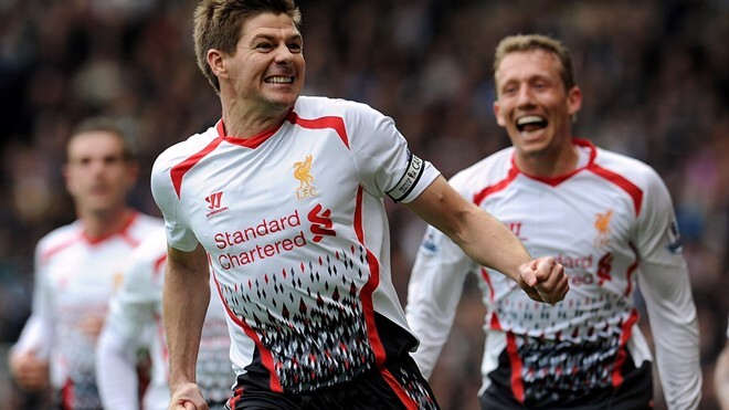 Đánh bại West Ham, Liverpool chiếm ngôi đầu Premier League