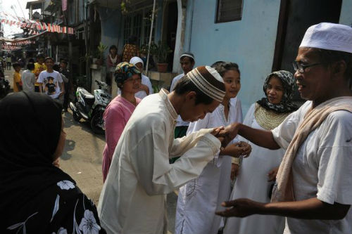 8 kiểu chào kỳ quặc trên thế giới