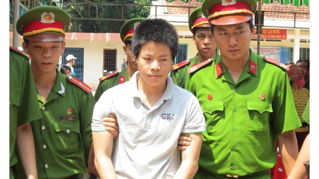 Tên sát nhân một đêm giết 4 người, đập phá trụ sở công an