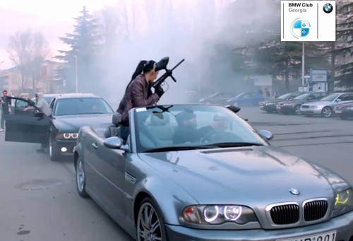 Đội hình xe BMW dàn trận giả bắn súng sơn vô cùng ngoạn mục