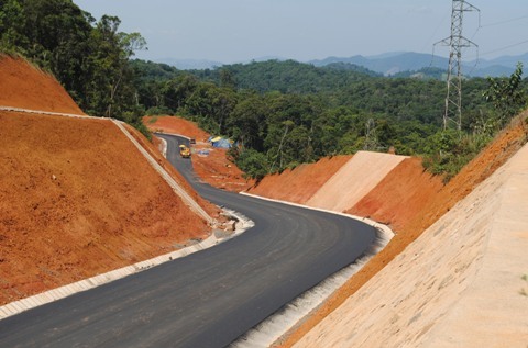 Kon Tum: Đường đẹp như tranh thông tuyến trước 3 tháng