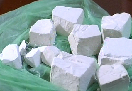 Bắt quả tang đối tượng vận chuyển 100g heroin