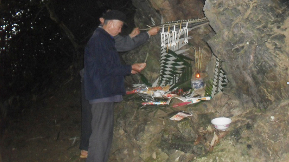 Lào Cai: Bí ẩn khu rừng Cấm