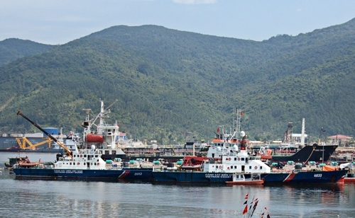 Sửa chữa tàu Cảnh sát biển VN bị tàu Trung Quốc tấn công