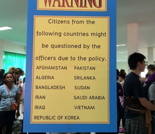 Yêu cầu Thái Lan bỏ quy định 'xòe 700 đô mới cho qua ải'