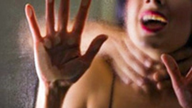 Cô gái không mảnh vải che thân sau chuỗi ngày người yêu làm nhục