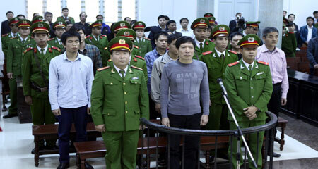 Dương Tự Trọng nghiên cứu sách Phật trong trại giam