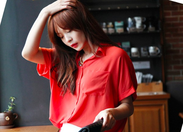 Mẹo chọn đồ giúp chị em công sở không bị loang mồ hôi dưới tay