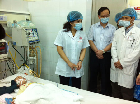 Cứu sống hai trẻ mắc sởi biến chứng rất nặng