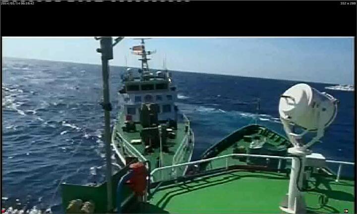 Chiêu bài mới của Trung Quốc bảo vệ giàn khoan trái phép