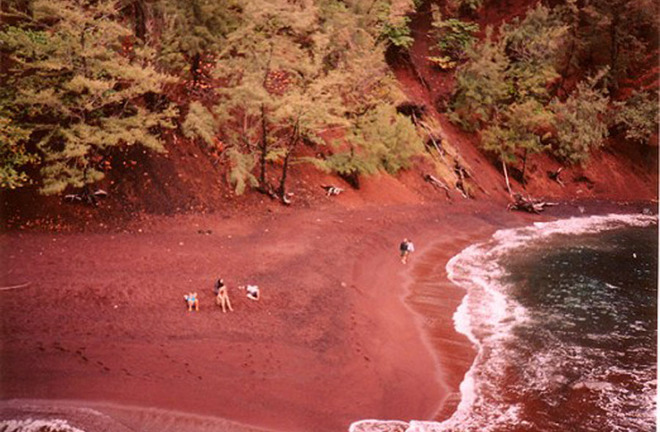 Khám phá 7 bãi biển có màu cát đẹp nhất thế giới