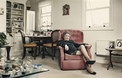 Lộ ảnh 'gái gọi' 85 tuổi tiếp khách 9 triệu đồng/giờ