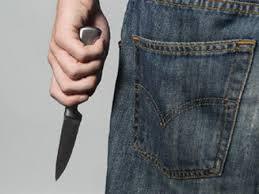 Bị bạn thân đâm chết khi đang ngủ trưa với vợ