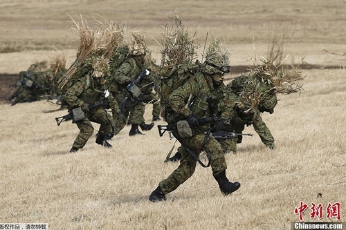 Nhật Bản tập trận qui mô lớn bảo vệ biển đảo 