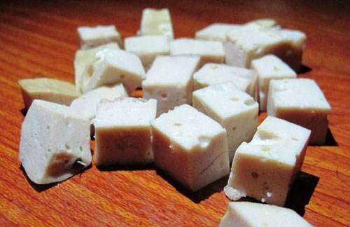 Giò lụa phát sáng trong đêm?