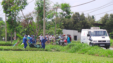 TP HCM: Một phụ nữ chết bí ẩn dưới ruộng rau