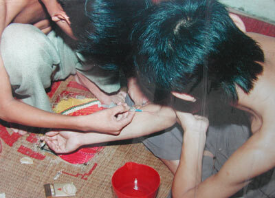 Hi hữu tên trộm ăn cắp để được gặp công an