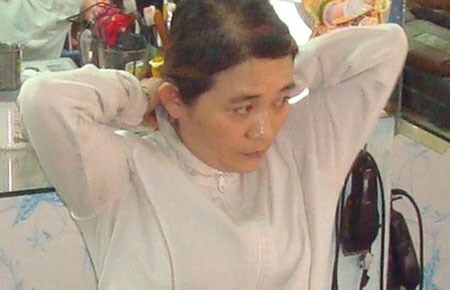 Tuyển thợ nữ cắt tóc để ... bán dâm