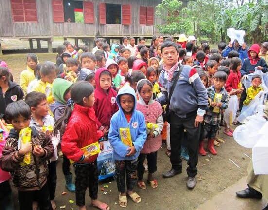 Tuổi thơ đẫm nước mắt của chàng “hiệp sĩ tình nguyện khuyết tật”