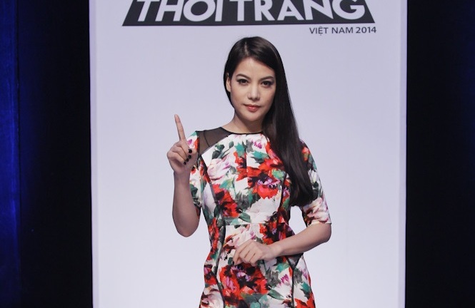 Trương Ngọc Ánh rực rỡ với váy in hoa