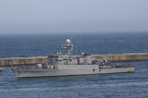 Hàn Quốc tặng tàu chiến cho Philippines đối phó Trung Quốc 