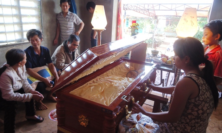 Bé 2 tuổi chết bất thường sau khi được tiểu phẫu