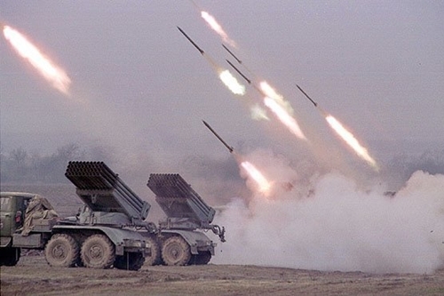 Quân đội Uraina dùng tên lửa bắn loạt Grad tấn công Slaviansk