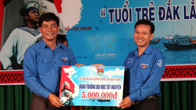 Tuổi trẻ Đắk Lắk hướng về biển, đảo quê hương