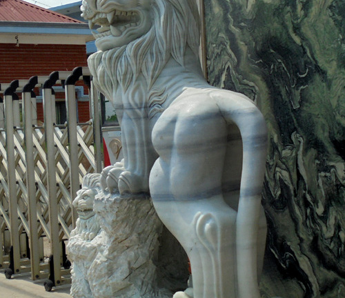 Linh vật đá vàng trấn yểm nhà đại gia