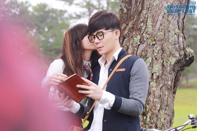 Nathan Lee say đắm bên siêu mẫu Kiều Ngân