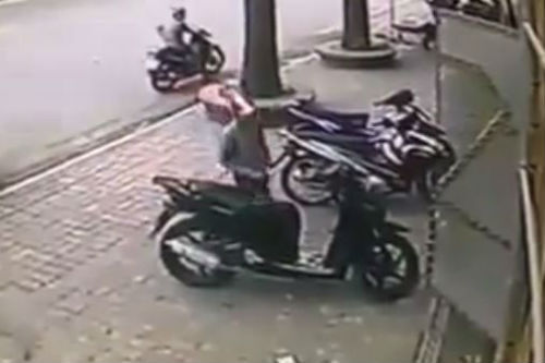 Clip: Thanh niên trộm xe SH bị bắt ngay tại chỗ