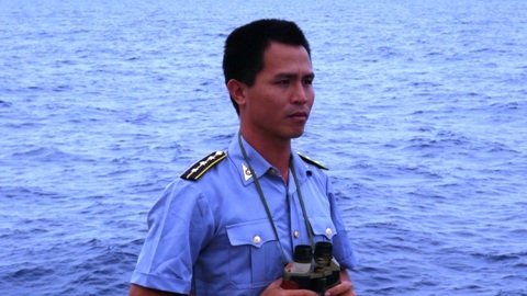 “Chờ Hoàng Sa lặng sóng cha về gặp con”