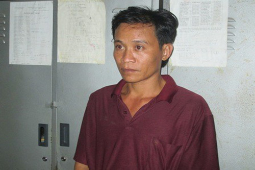 Nghịch tử tưới xăng đốt cha 75 tuổi bỏng nặng