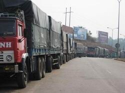 Kiểm soát trọng tải xe ngay từ Hải quan