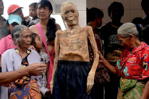 Kỳ lạ chuyện xác chết đi lại, tìm đường về nhà ở Indonesia