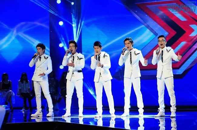 Nhân Tố Bí Ẩn: Nhóm ca gay cấn khiến giám khảo phá lệ