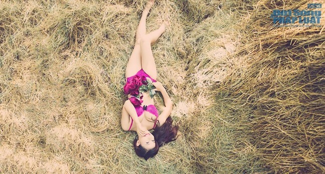9x bị loại khỏi cuộc thi hoa khôi tung ảnh diện nội y bên rơm rạ