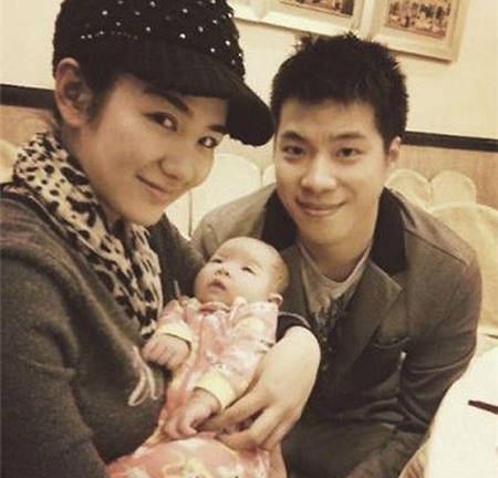 Lộ ảnh chụp clip sex của chồng Huỳnh Dịch?