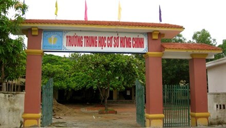 Hàng chục người vây trường học vì nữ sinh lớp 9 bị sàm sỡ