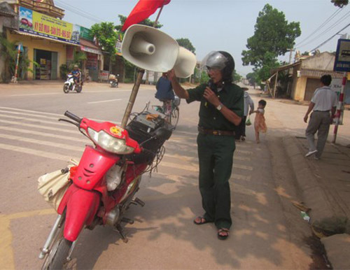 Huyện dùng loa phát thanh thông tin sai về phóng viên tác nghiệp