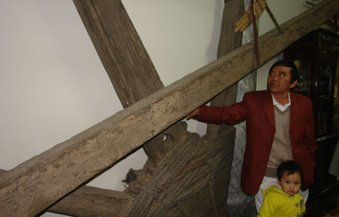 Khúc gỗ 700 năm dưới đáy sông, tiền tỷ không dám bán