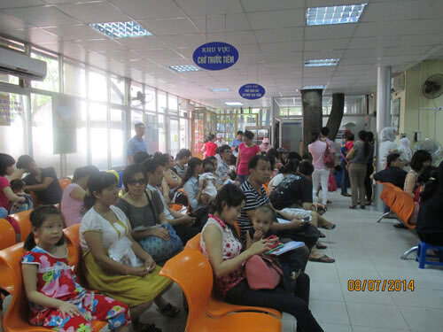 Hà Nội “cháy” vắc xin dịch vụ