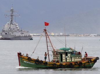 Một tàu cá Quảng Bình bị Trung Quốc bắt giữ