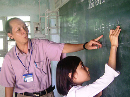 Khi những người đứng trên bục giảng buông…phấn