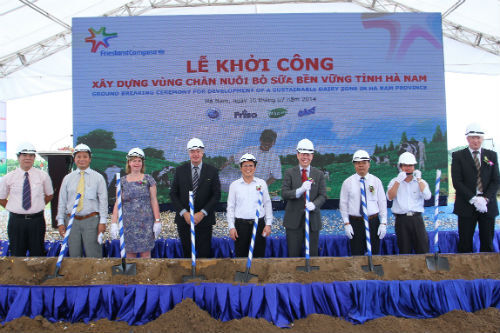 Hà Nam: Khởi công xây dựng vùng chăn nuôi bò sữa 