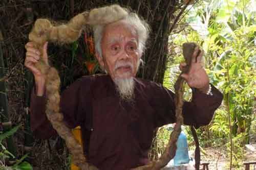 Dị nhân miền Tây suốt 70 năm sợ cắt tóc, gội đầu